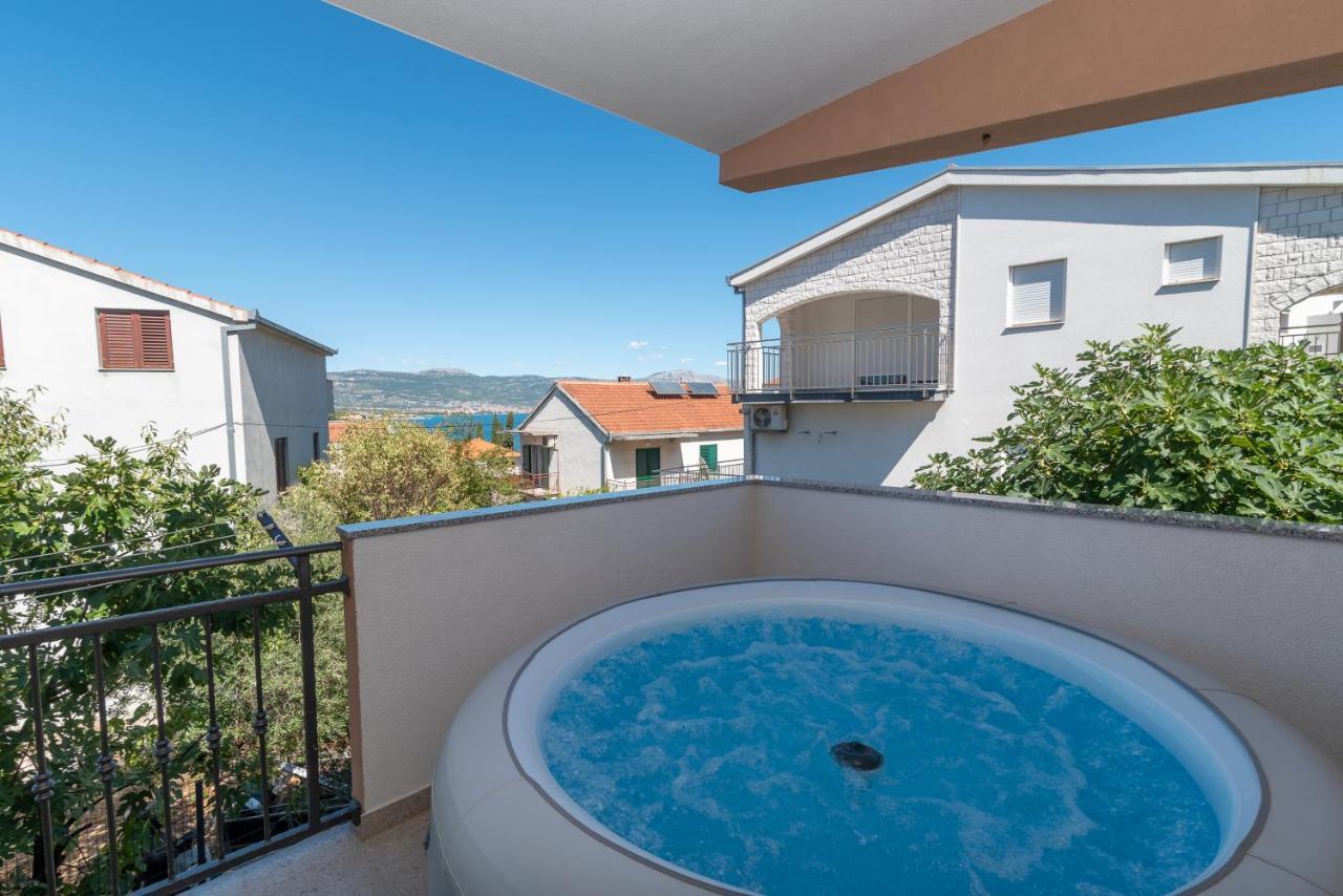 Apartment Gagula With Jacuzzi Traù Esterno foto