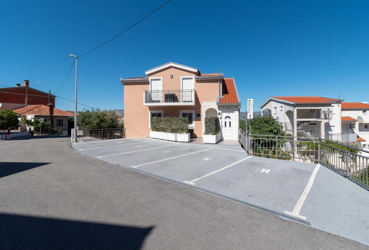 Apartment Gagula With Jacuzzi Traù Esterno foto