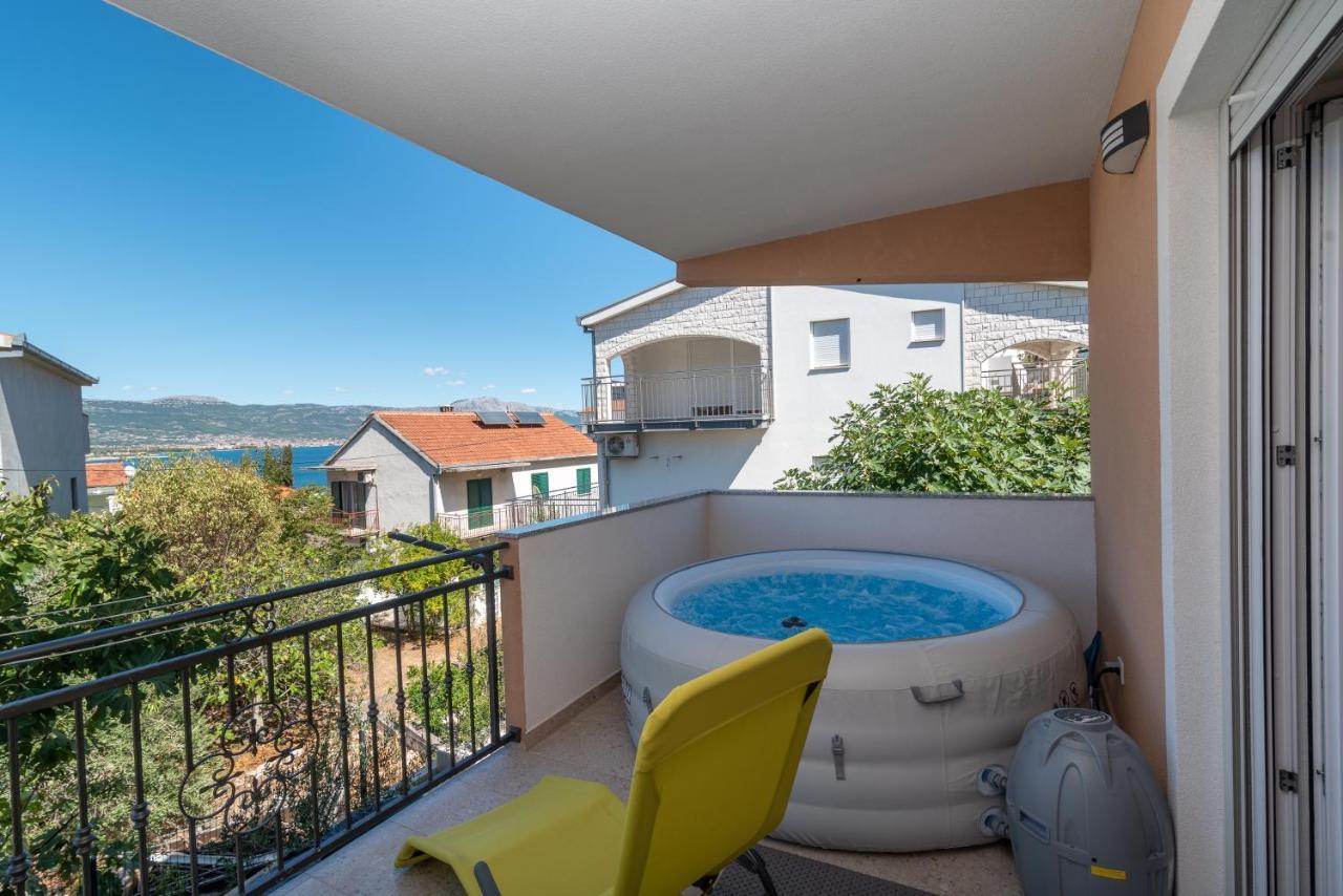 Apartment Gagula With Jacuzzi Traù Esterno foto