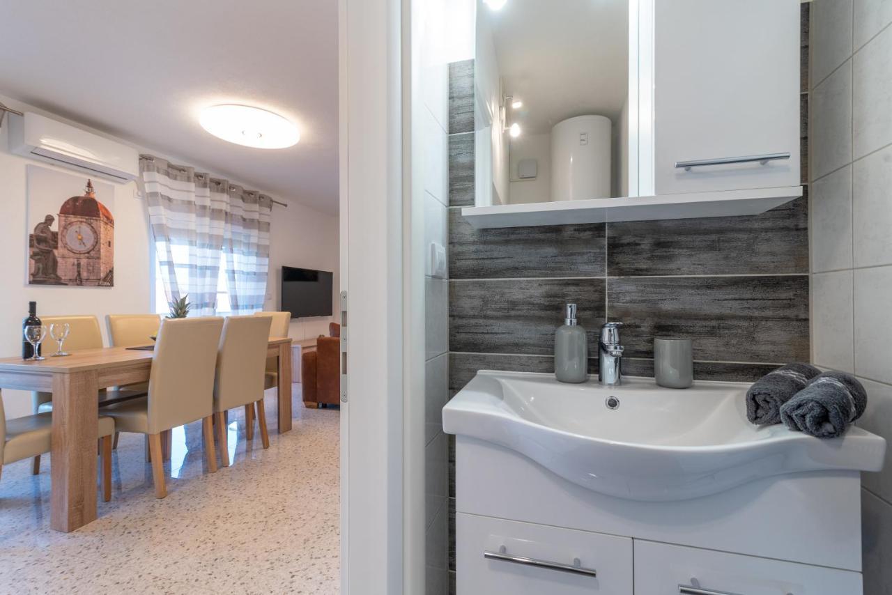 Apartment Gagula With Jacuzzi Traù Esterno foto