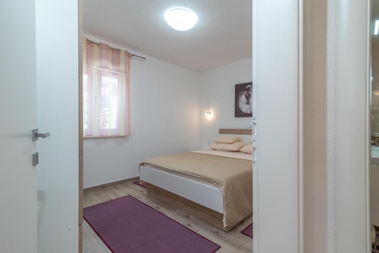 Apartment Gagula With Jacuzzi Traù Esterno foto