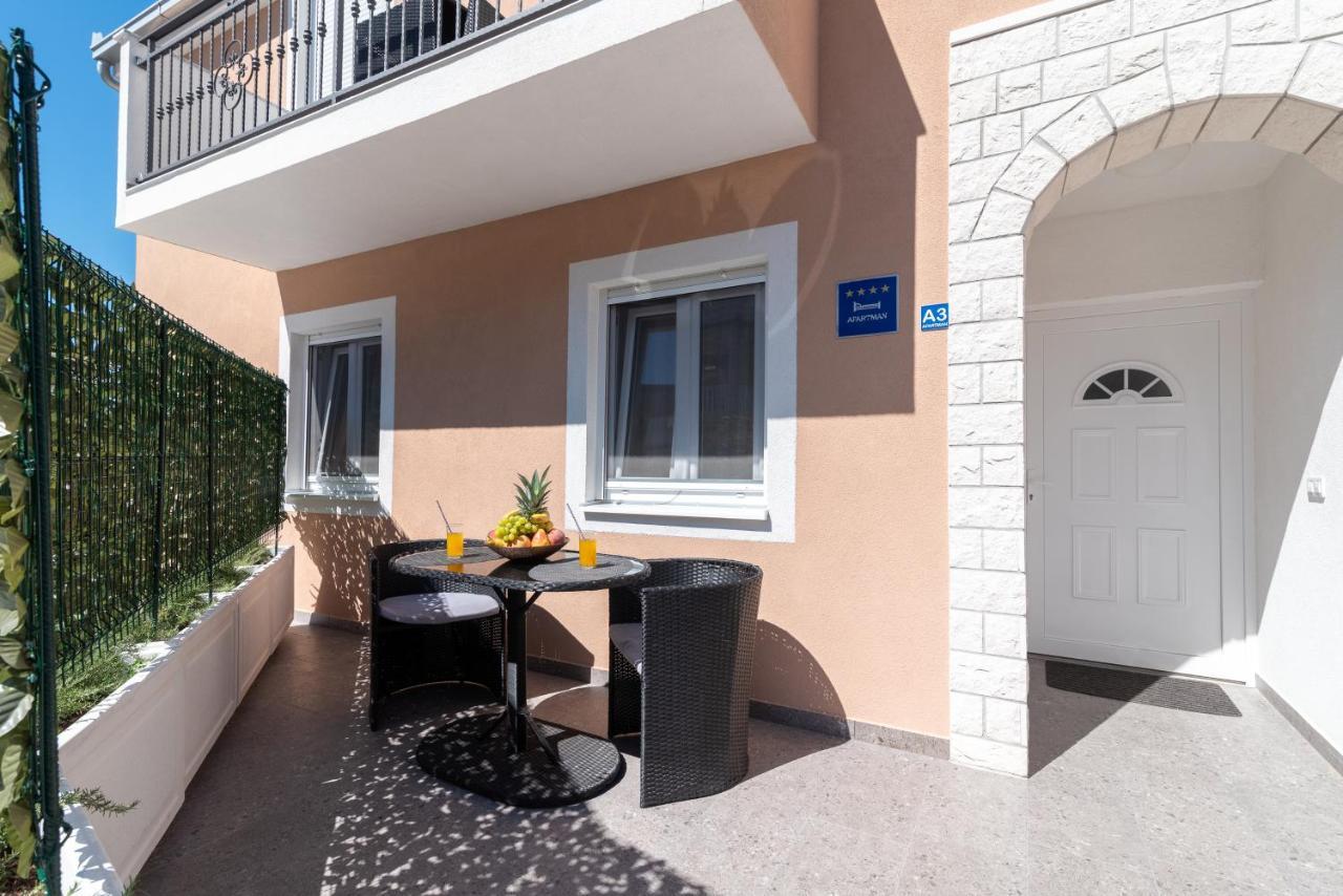 Apartment Gagula With Jacuzzi Traù Esterno foto